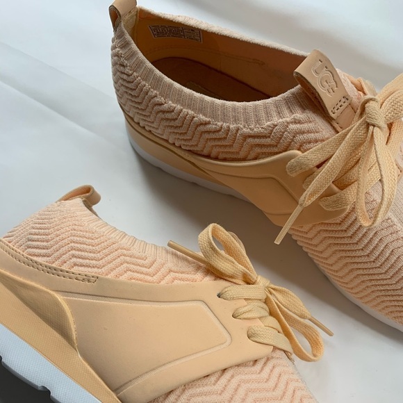 UGG Tread Lite Willows Peach Sneaker - Picture 4 of 12